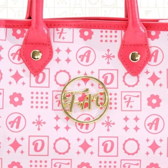 NWT FAO Schwarz Rockefeller Handbag & Accessories - Picture 4 of 5